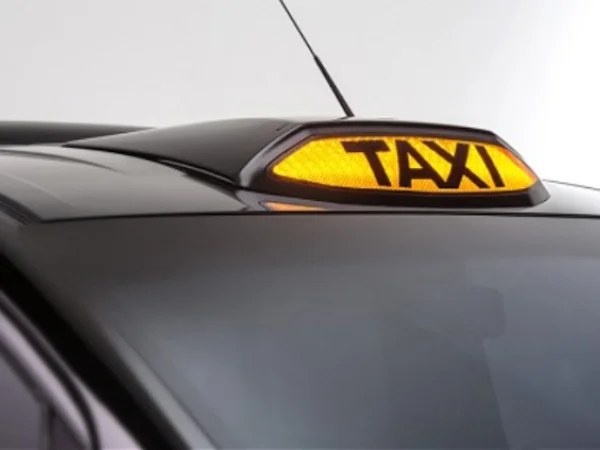 Airport Taxi - Lee On The Solent Gallery Image